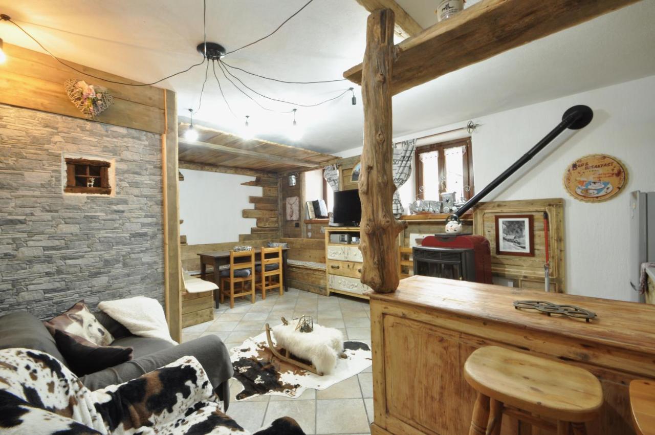 Magnifica Tavernetta Di La Thuile Bagian luar foto